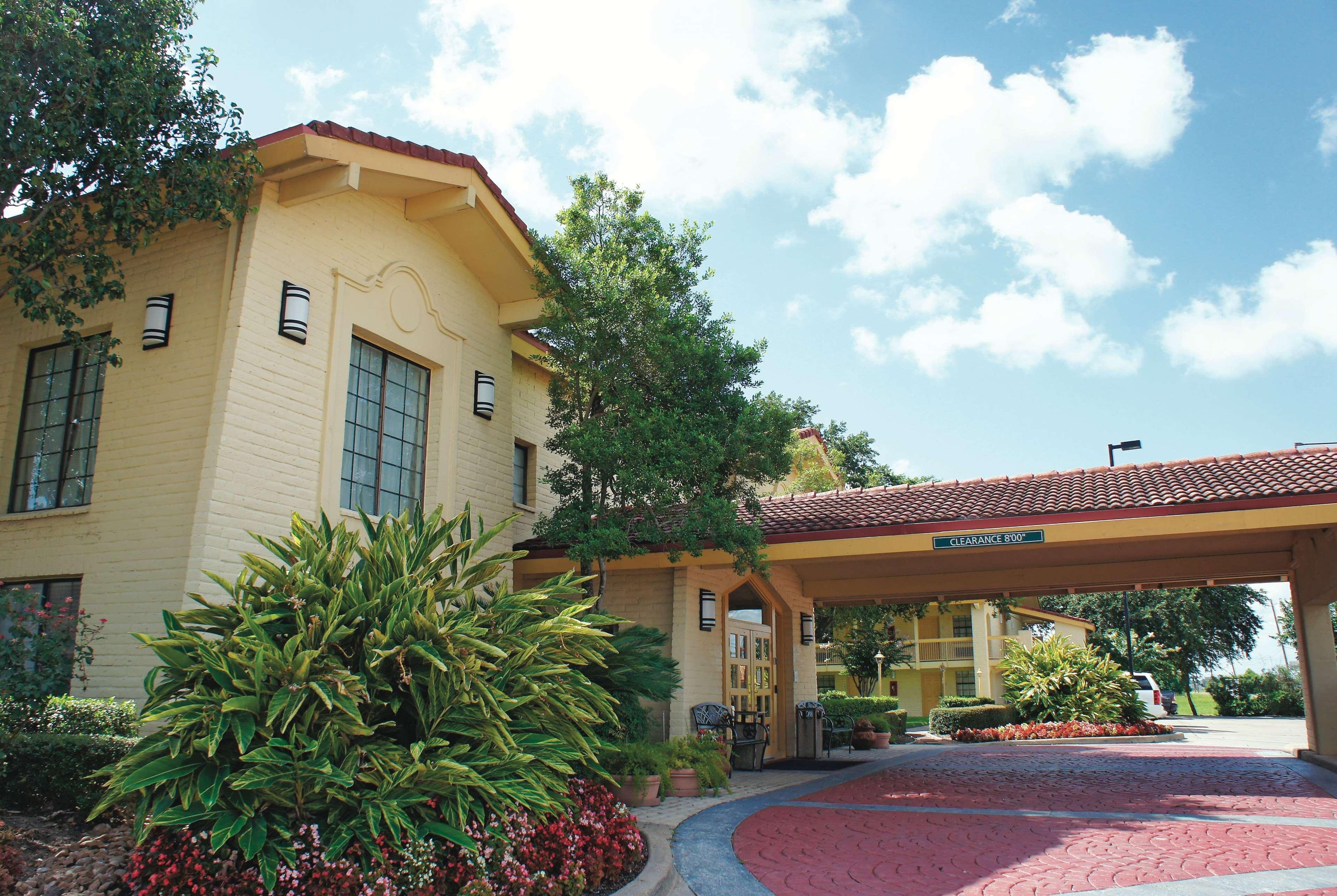 Baymont By Wyndham Houston La Porte Buitenkant foto