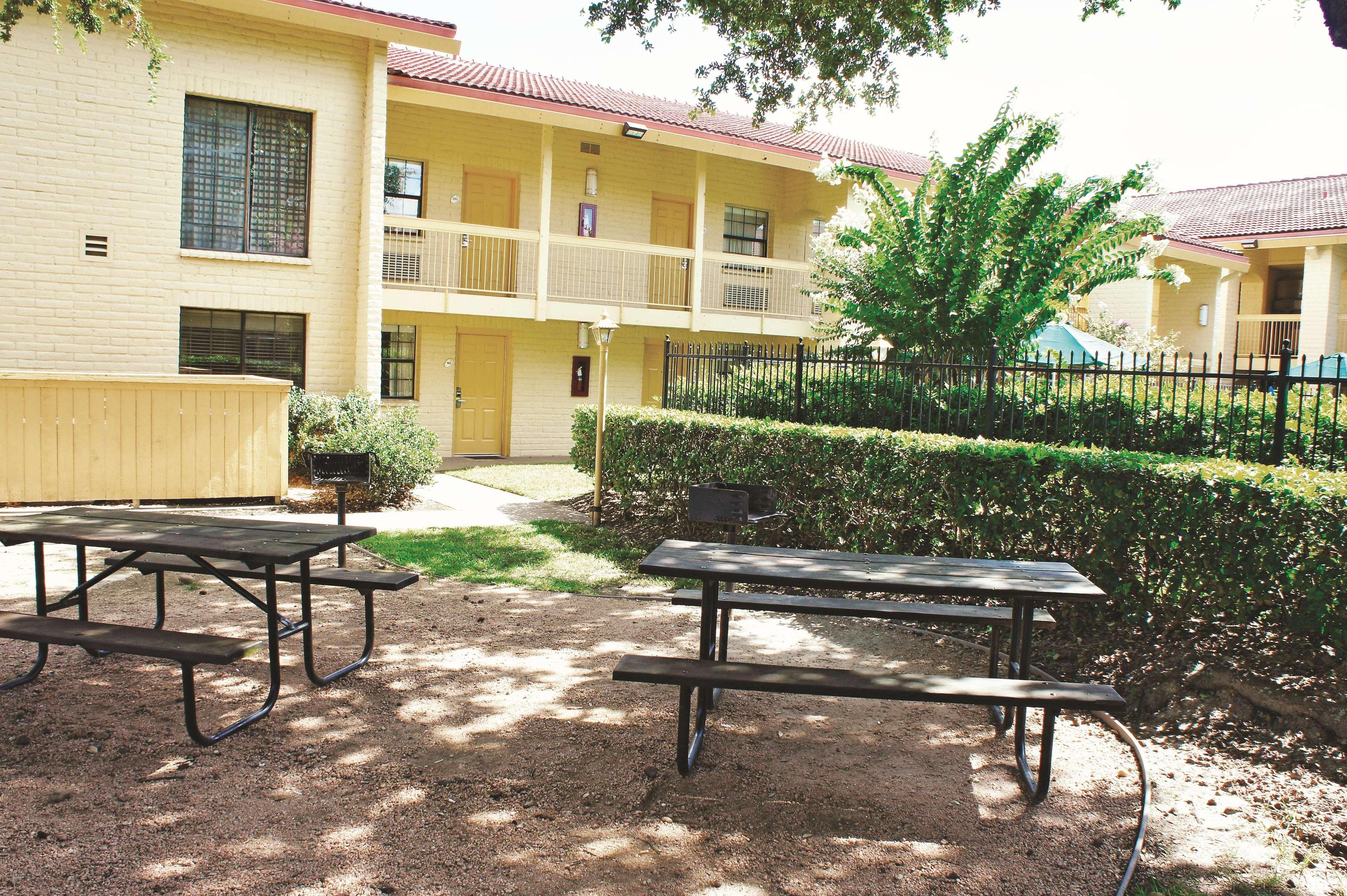 Baymont By Wyndham Houston La Porte Buitenkant foto