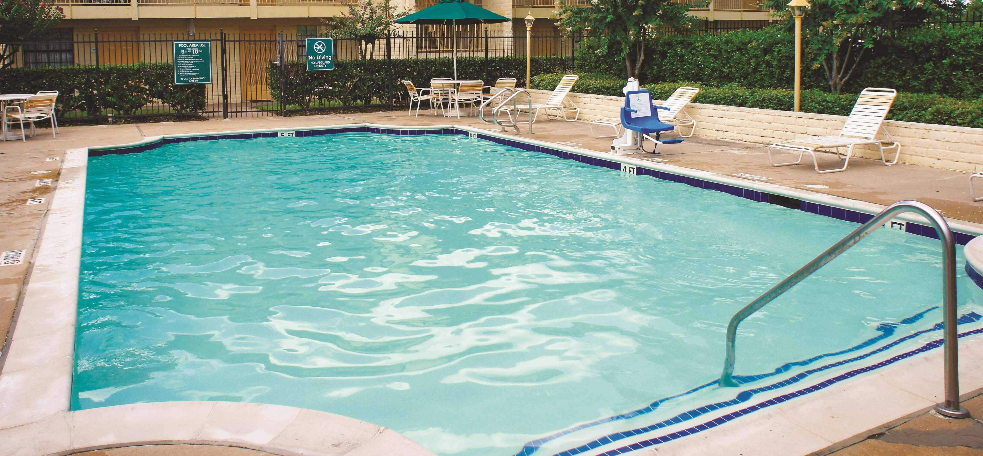 Baymont By Wyndham Houston La Porte Buitenkant foto