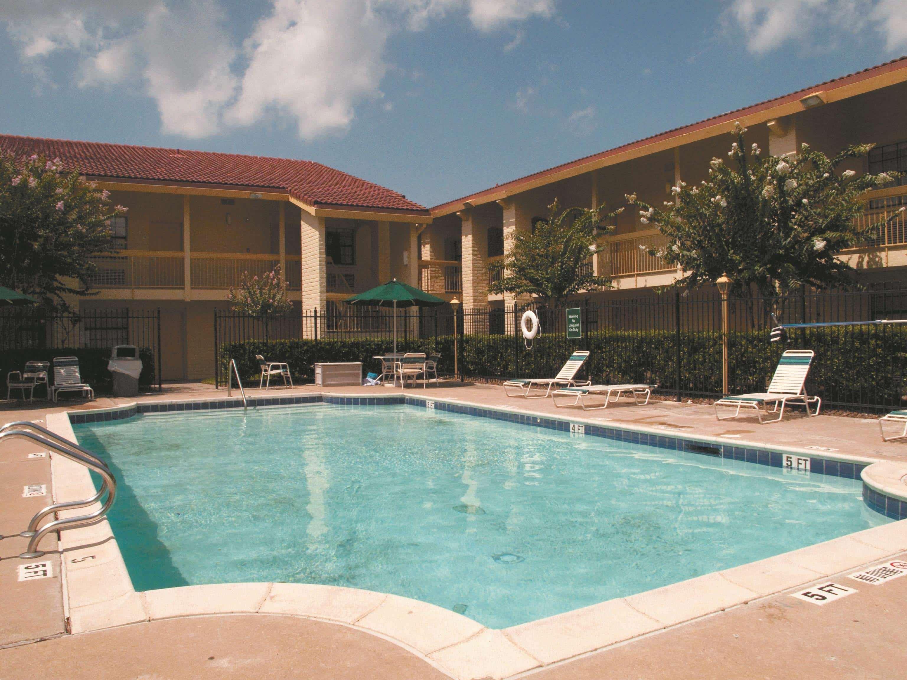 Baymont By Wyndham Houston La Porte Buitenkant foto
