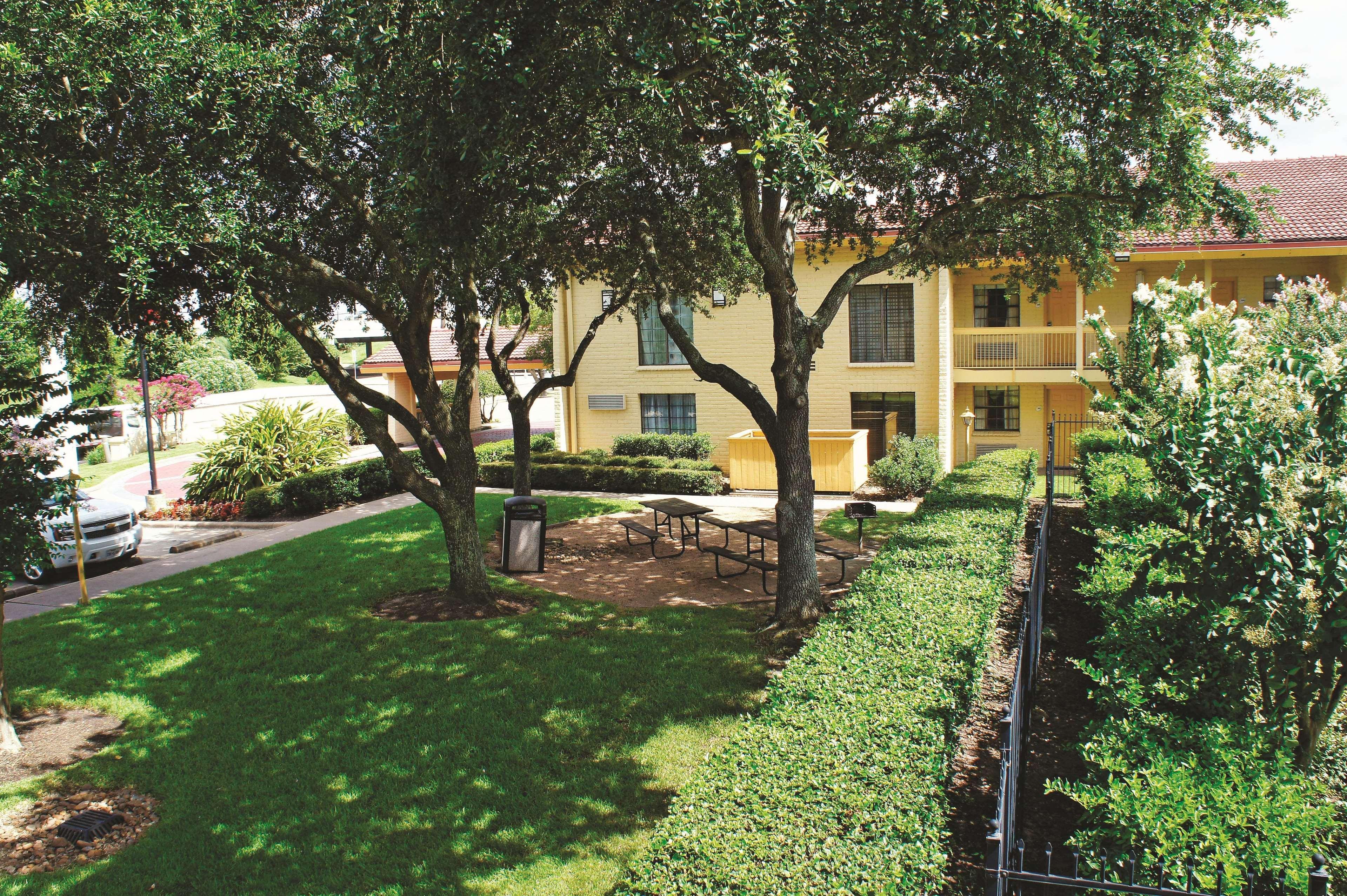 Baymont By Wyndham Houston La Porte Buitenkant foto